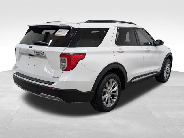 Certified 2022 Ford Explorer XLT w/ Equipment Group 202A AWD/4WD image 19