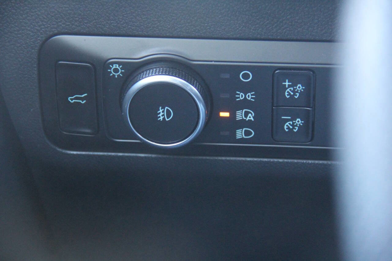 Certified 2025 Ford Escape ST-Line Select image 30