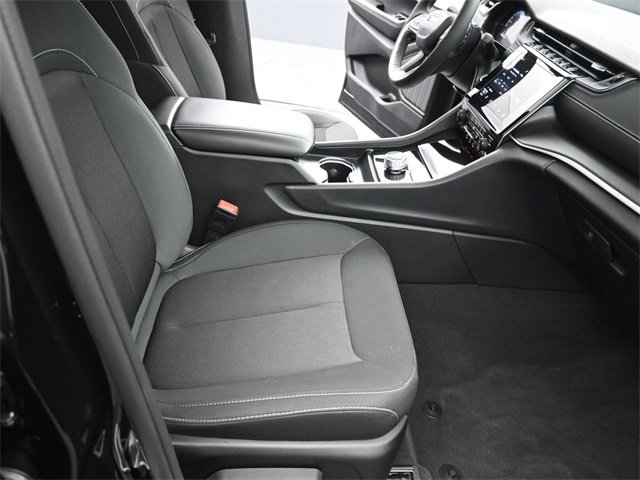 Used 2025 Jeep Grand Cherokee L Laredo w/ Luxury Tech Group I image 28