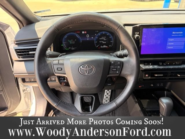 Used 2025 Toyota Camry XSE FWD image 12