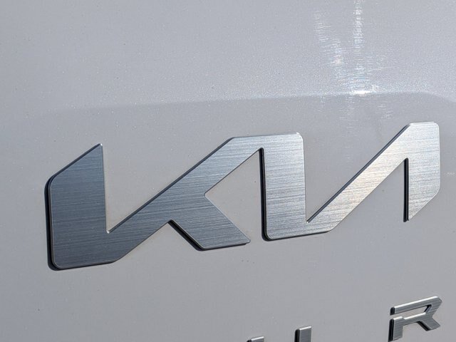 Used 2025 Kia Telluride S FWD image 33