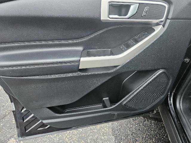 Certified 2021 Ford Explorer XLT w/ Equipment Group 202A image 17