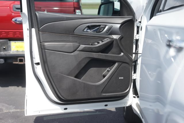 Used 2019 Chevrolet Traverse Premier w/ Driver Confidence II Package FWD image 34