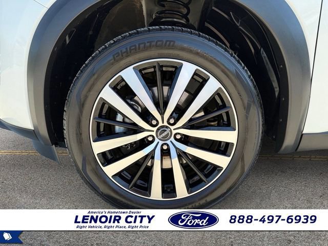 Used 2023 Nissan Pathfinder Platinum w/ Cargo Package FWD image 9