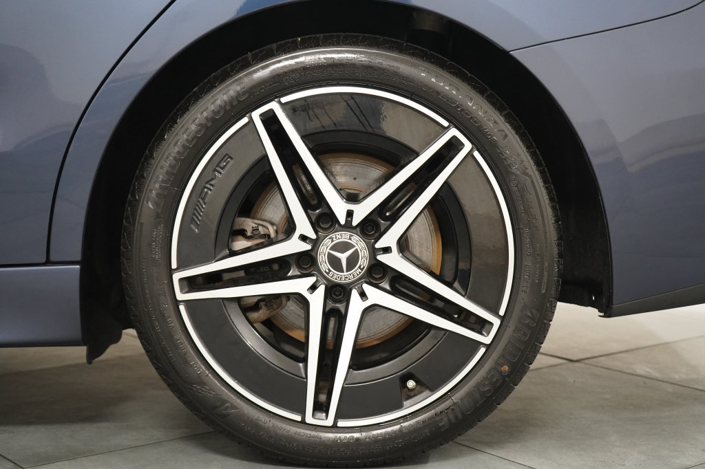 Used 2025 Mercedes-Benz C 300 4MATIC Sedan image 32