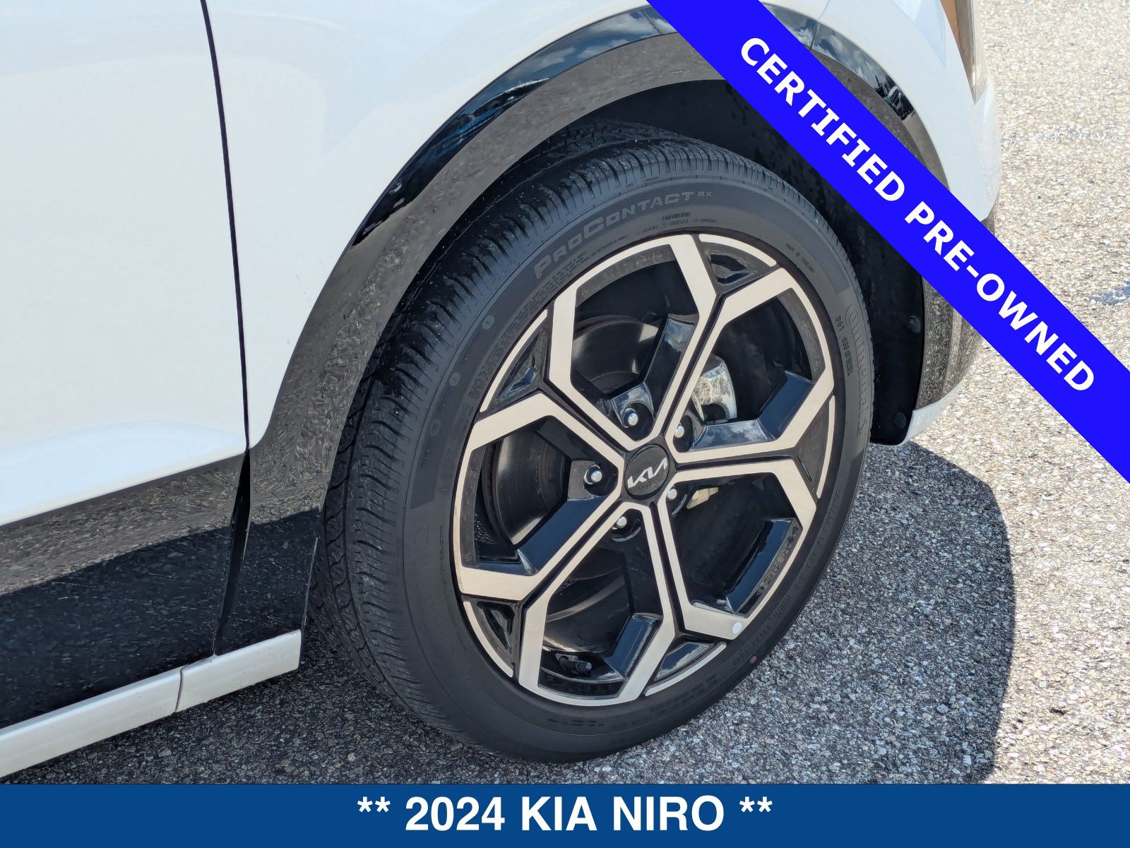 Used 2024 Kia Niro EX Touring FWD image 13
