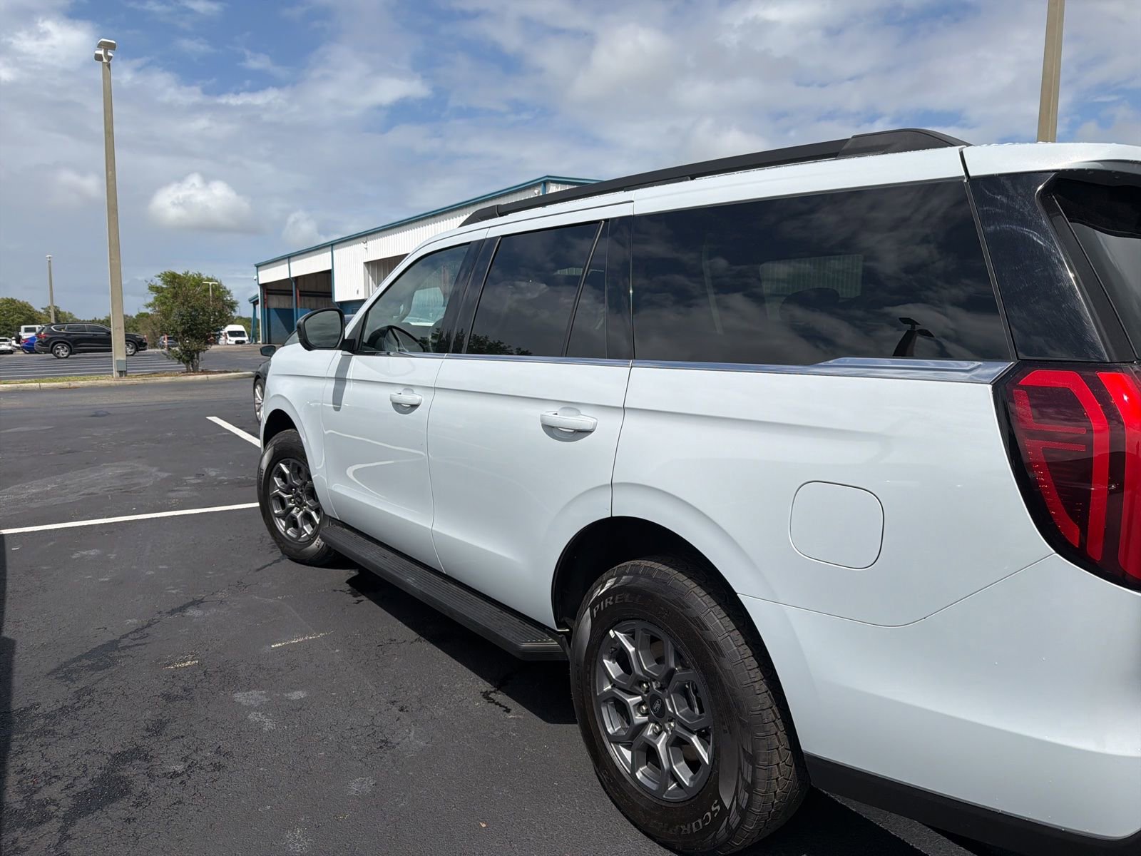 Certified 2025 Ford Expedition Active image 5