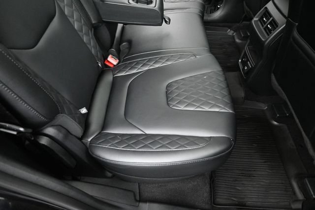 Certified 2024 Ford Edge Titanium AWD/4WD image 26