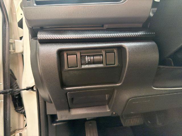Used 2024 Subaru Crosstrek 2.0i Premium AWD/4WD image 19