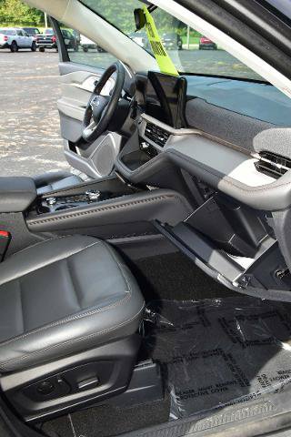 Certified 2025 Ford Explorer Active w/ Active Comfort Package AWD/4WD image 25