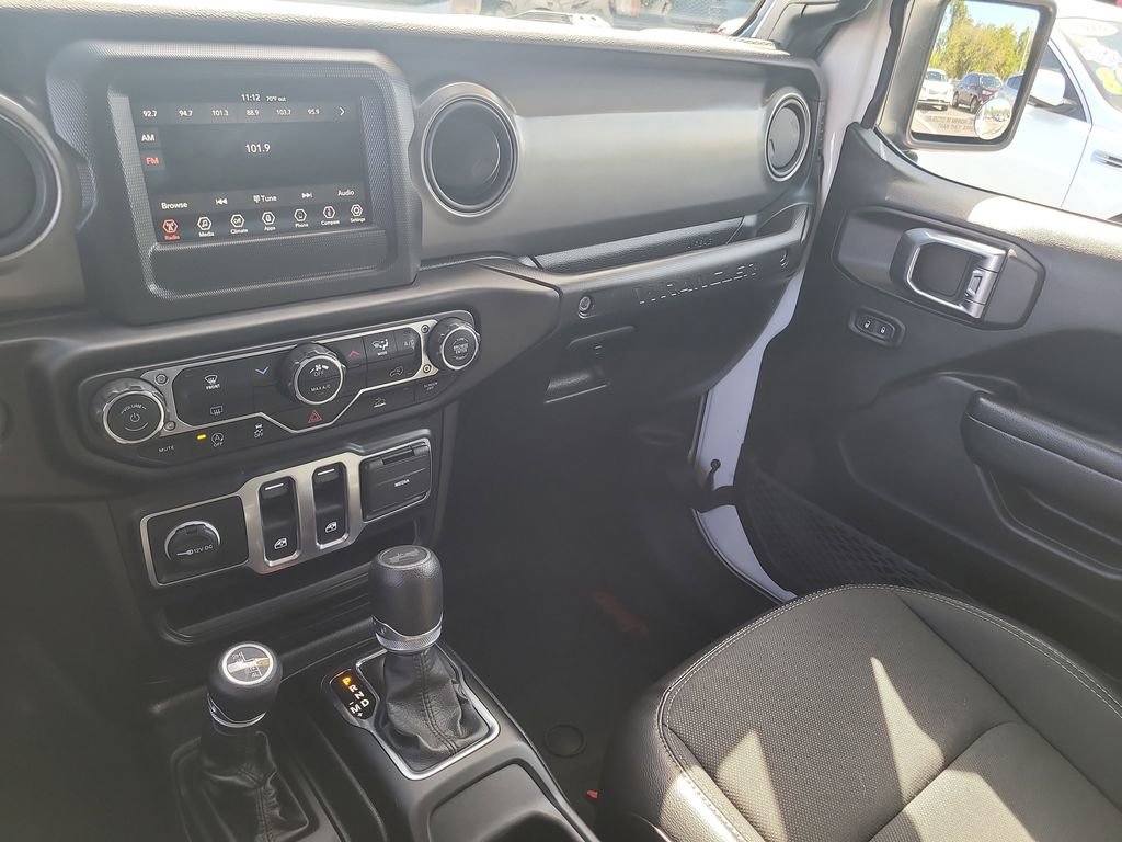 Used 2023 Jeep Wrangler Sport image 13