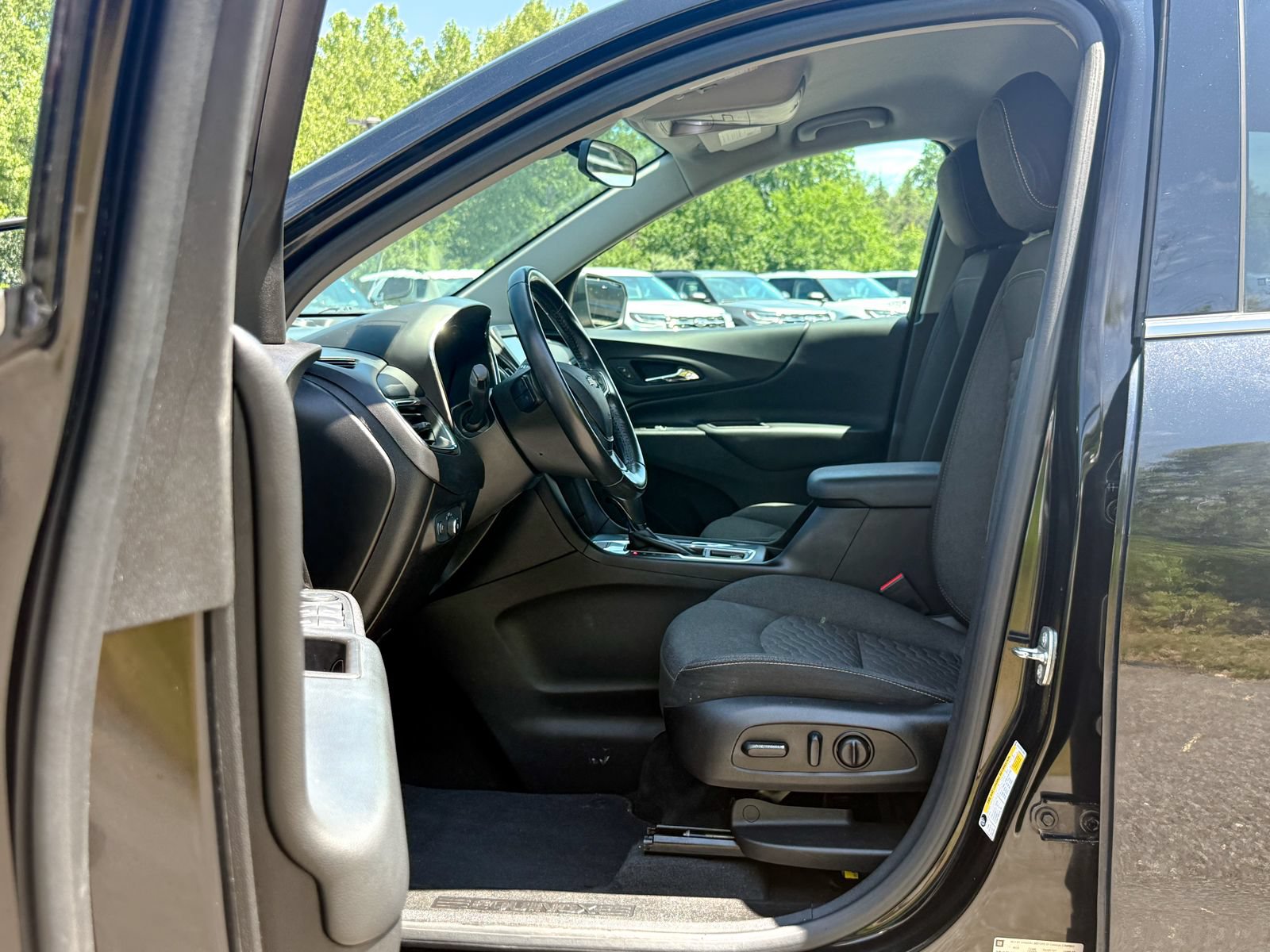 Used 2019 Chevrolet Equinox LT AWD/4WD image 17