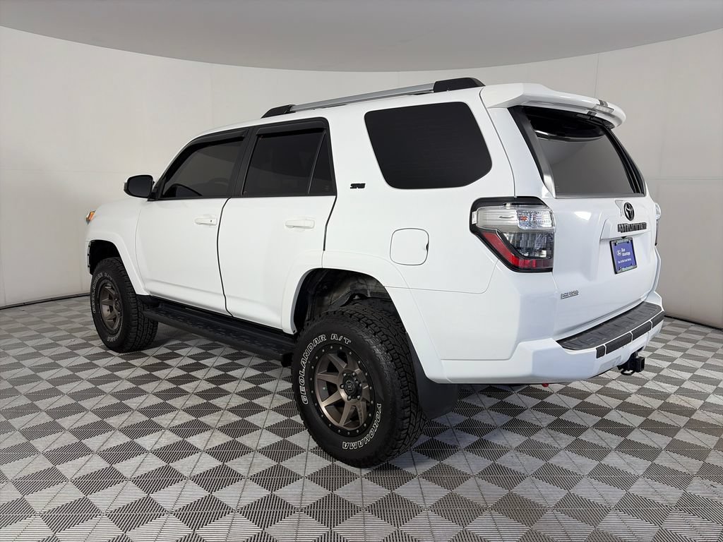 Used 2020 Toyota 4Runner 4WD image 5