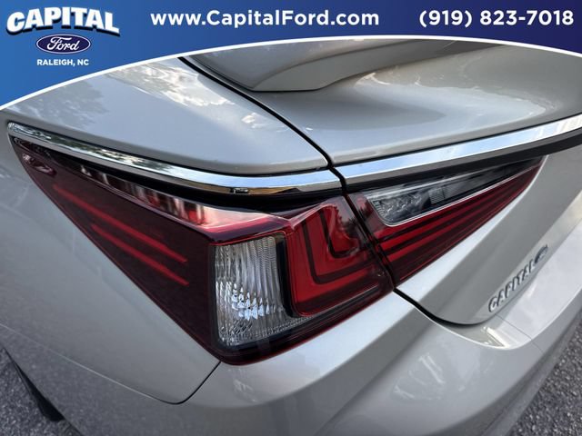 Used 2022 Lexus ES 350 Ultra Luxury w/ Accessory Package 2 FWD image 15
