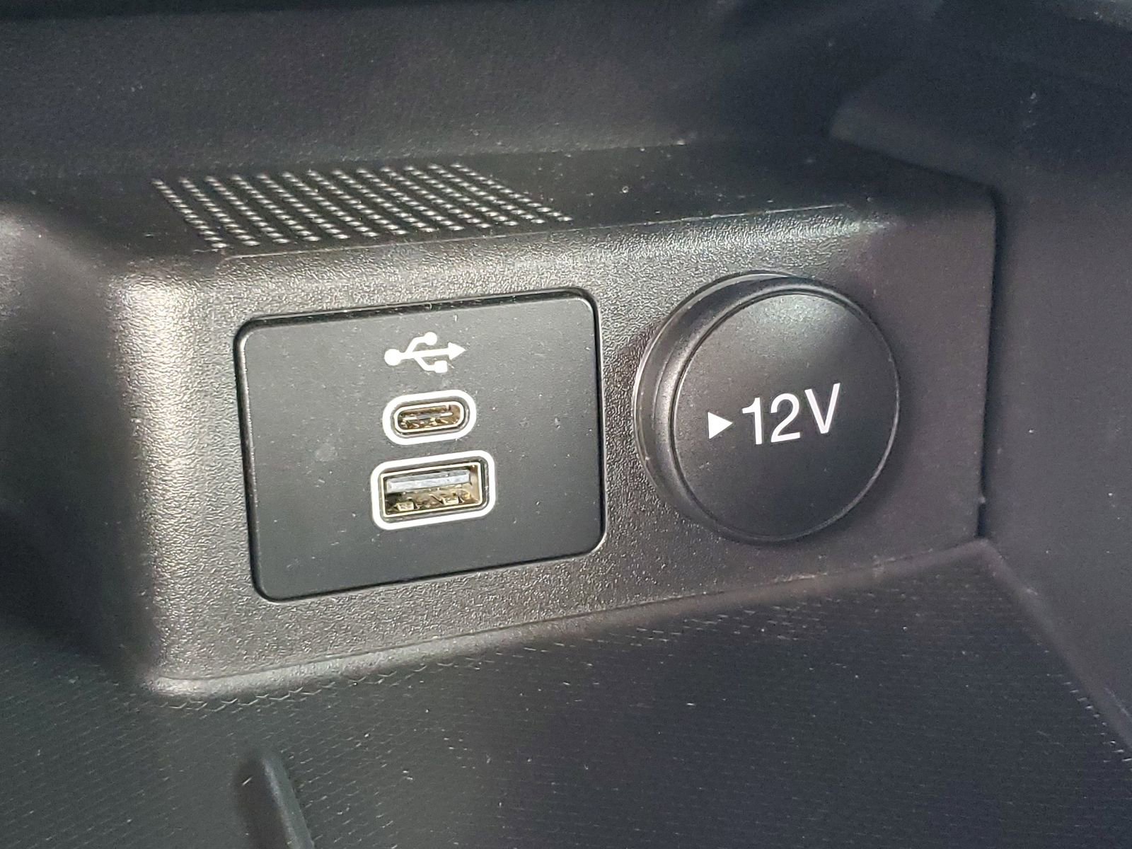 Certified 2025 Ford Escape ST-Line FWD image 27