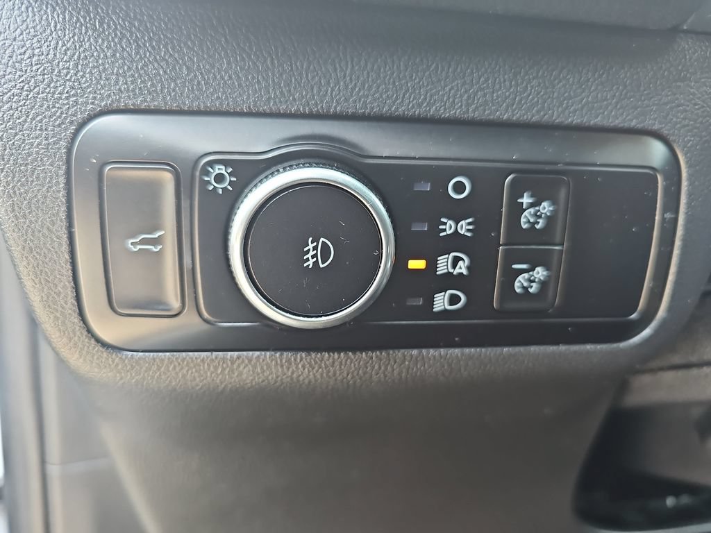 Certified 2025 Ford Escape ST-Line Select AWD/4WD image 25