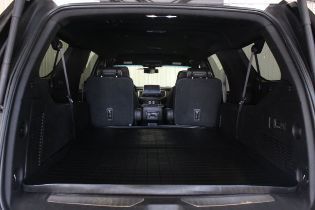 Used 2021 Chevrolet Suburban Premier AWD/4WD image 7