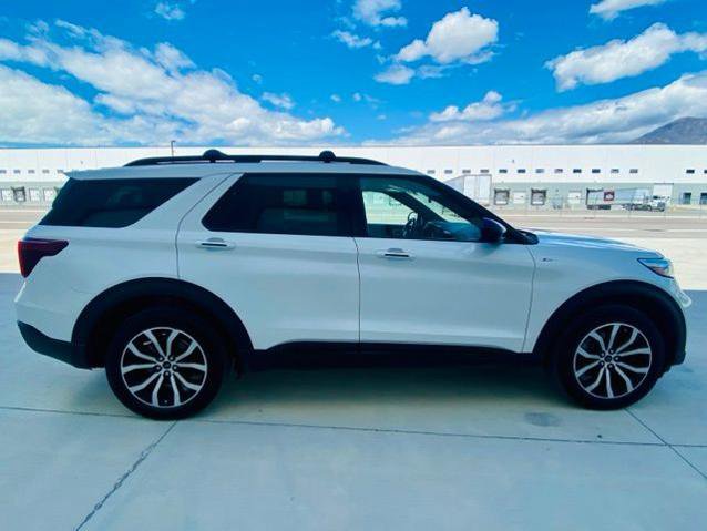 Certified 2024 Ford Explorer ST-Line w/ Class IV Trailer Tow Package AWD/4WD image 4