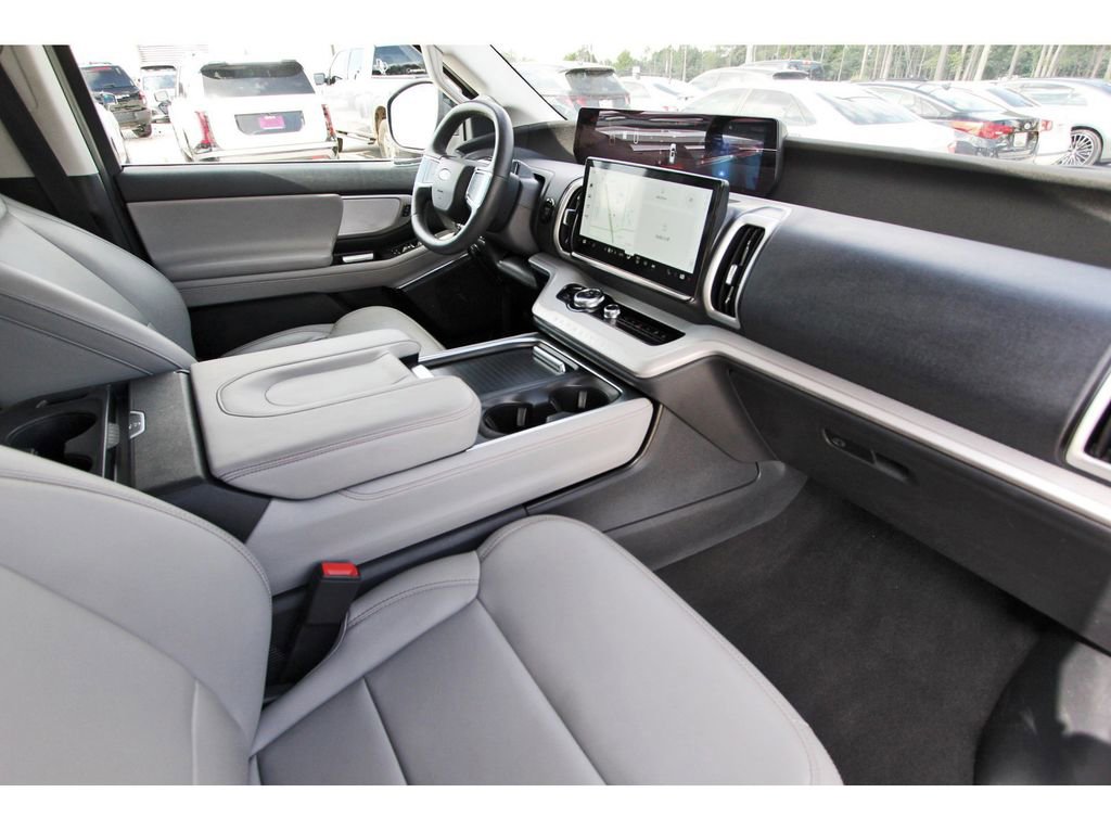 Certified 2025 Ford Expedition Active AWD/4WD image 28