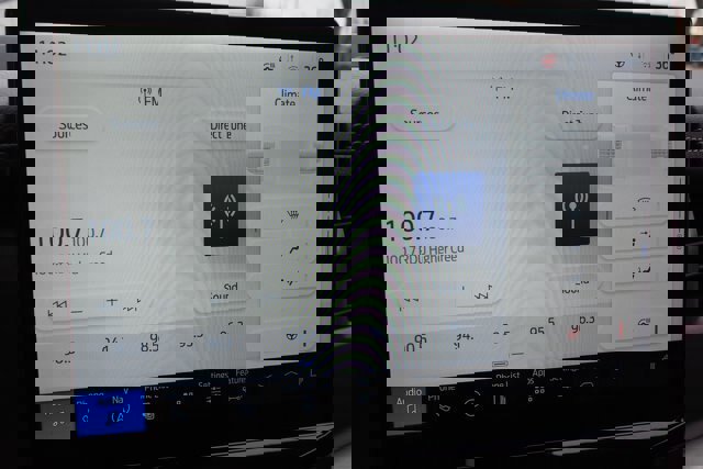 Certified 2024 Ford Expedition XLT image 33