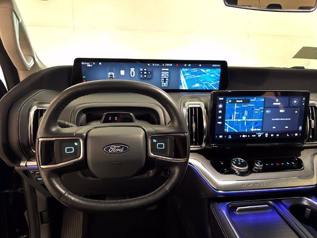 Certified 2026 Ford Expedition Platinum w/ Driver's Package AWD/4WD image 5