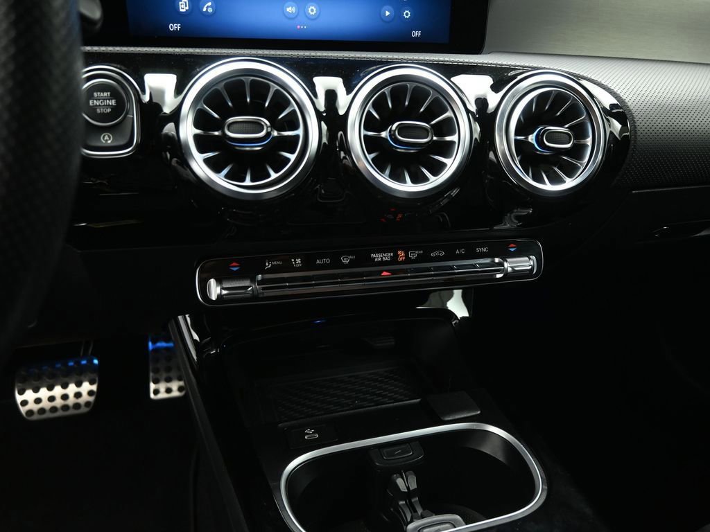 Used 2024 Mercedes-Benz CLA 250 image 41