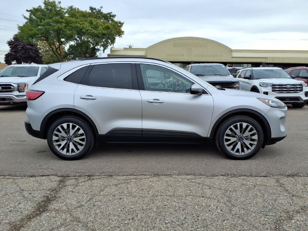 Certified 2020 Ford Escape Titanium AWD/4WD image 6