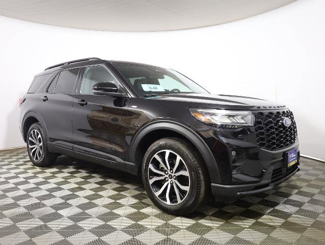 Certified 2025 Ford Explorer ST-Line image 5