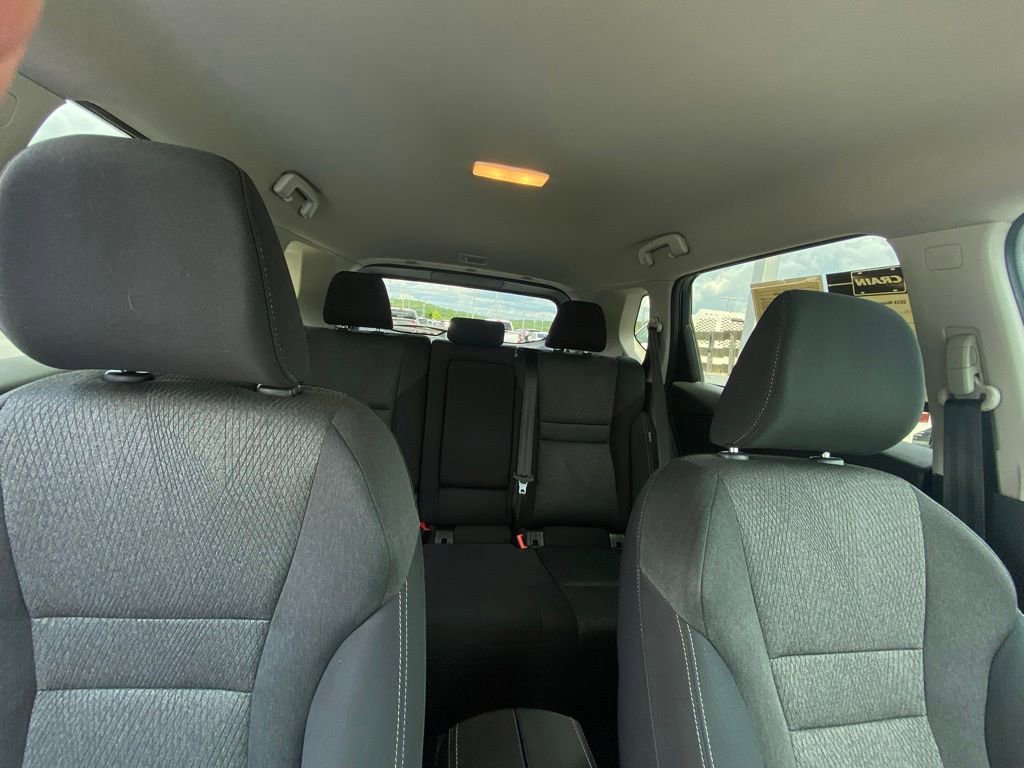 Used 2024 Nissan Rogue SV AWD/4WD image 28
