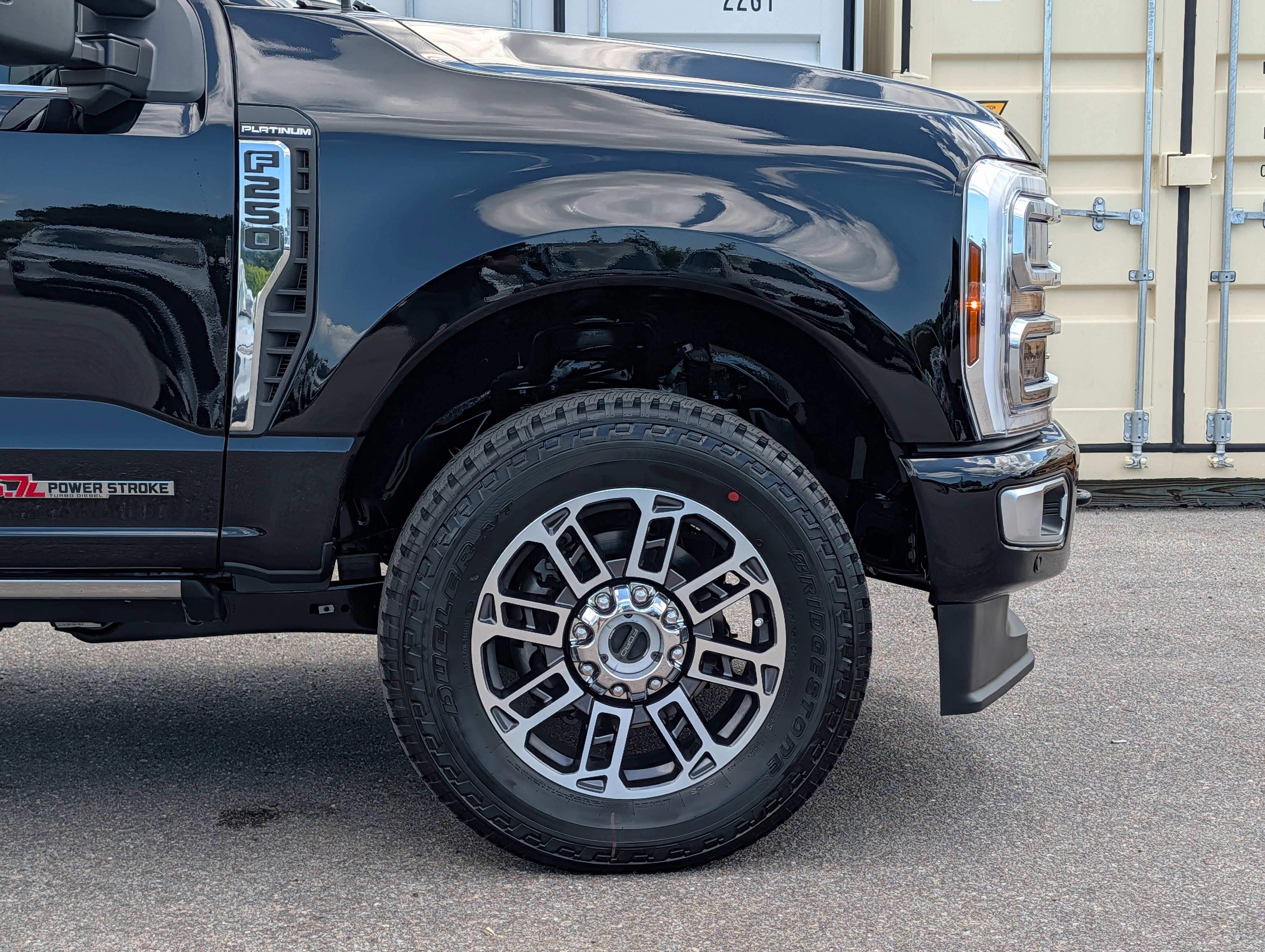 Certified 2025 Ford F250 Platinum w/ Platinum Plus Package AWD/4WD image 11