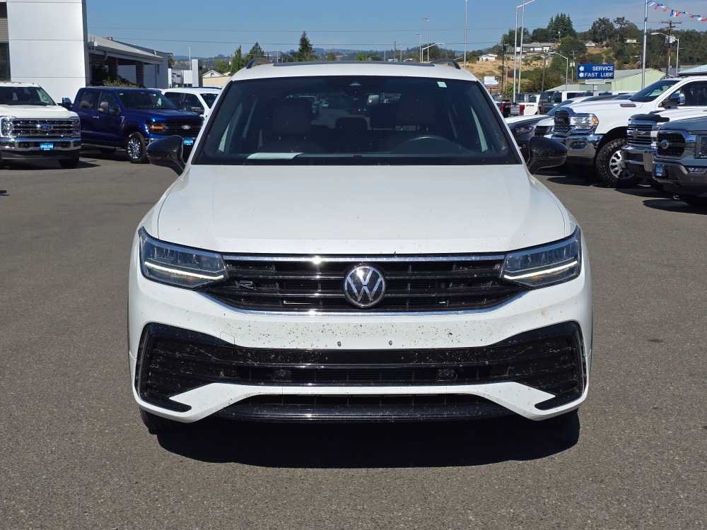 Used 2022 Volkswagen Tiguan SE R-Line FWD image 12