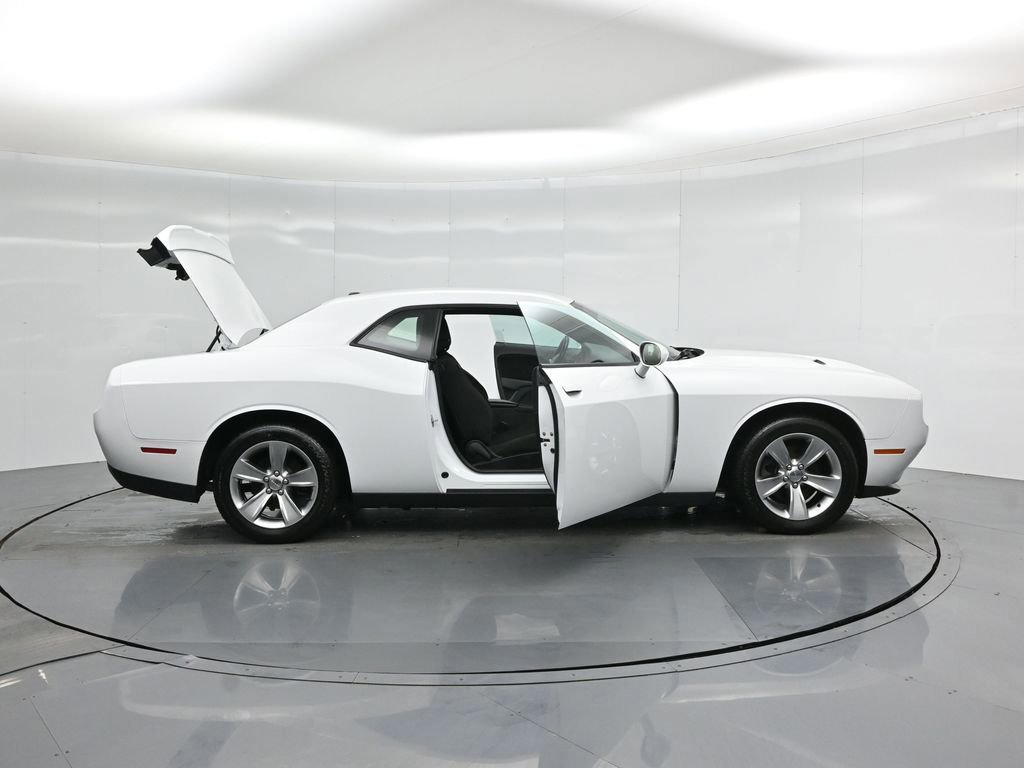 Used 2020 Dodge Challenger SXT image 34
