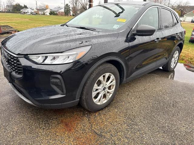 Certified 2023 Ford Escape Active image 3