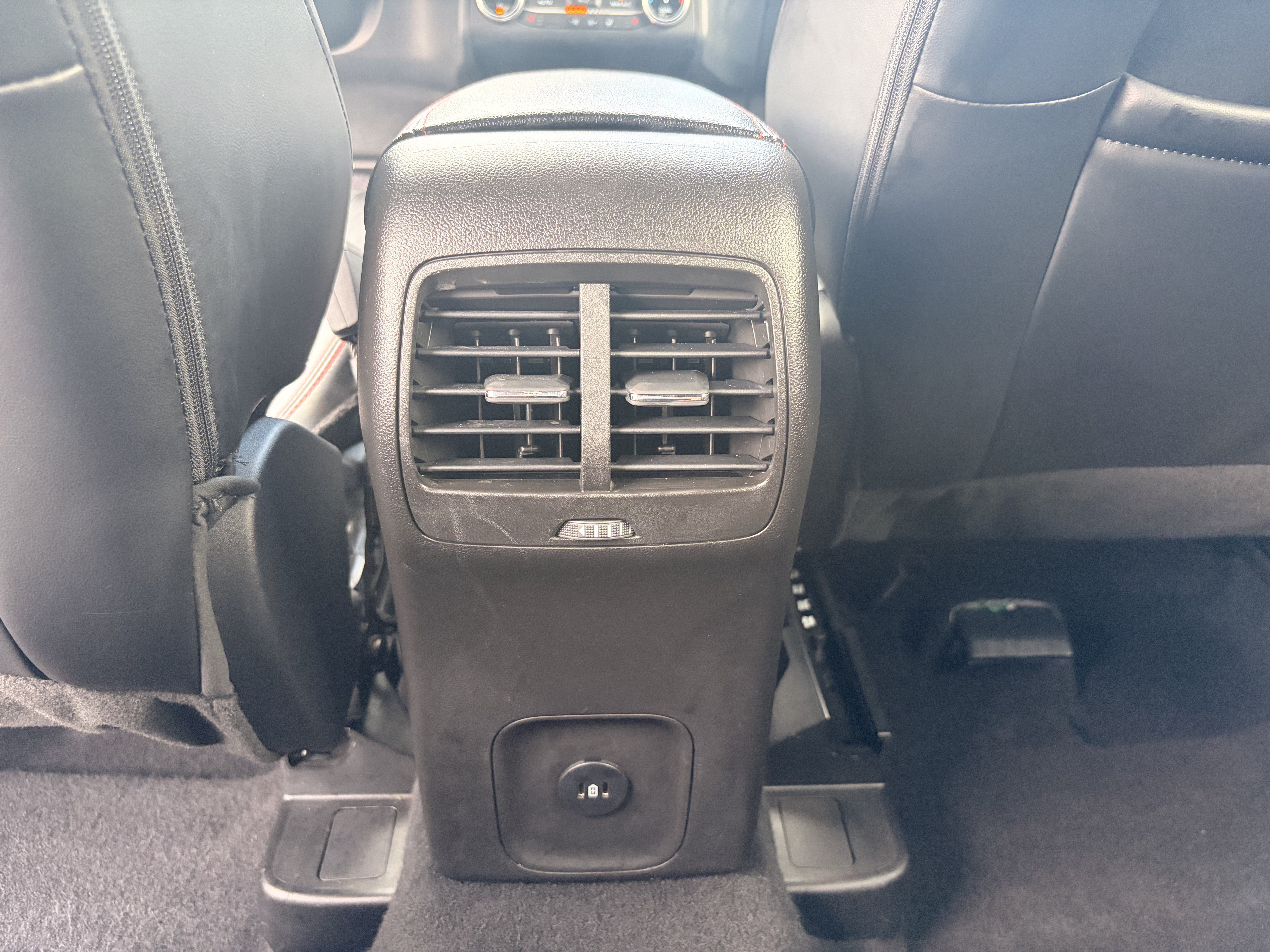 Certified 2025 Ford Escape ST-Line Select AWD/4WD image 25