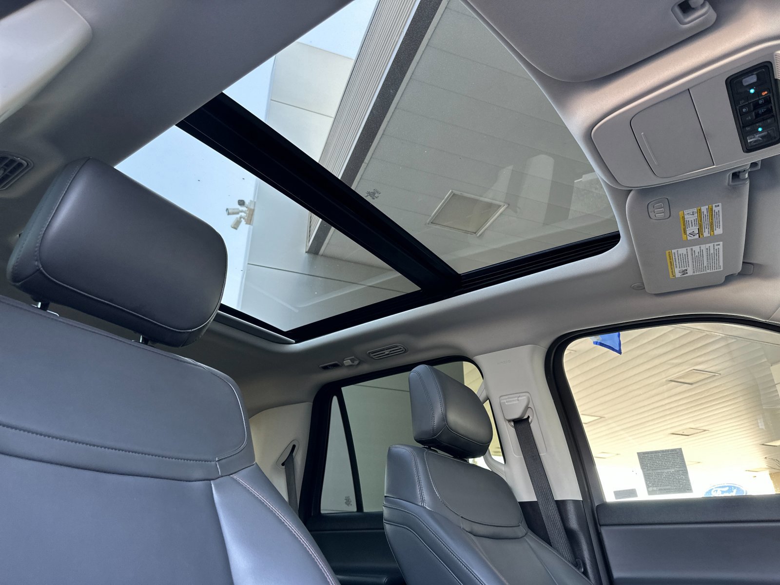 Certified 2025 Ford Expedition Active image 18