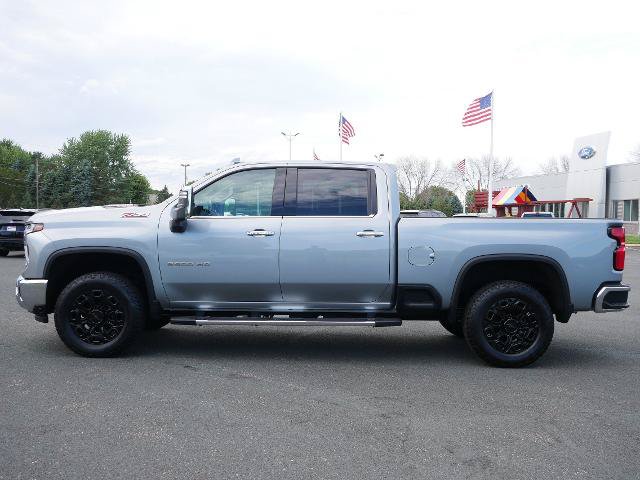 Used 2024 Chevrolet Silverado 2500 LTZ w/ LTZ Plus Package AWD/4WD image 2