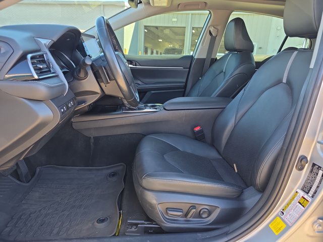 Used 2023 Toyota Camry XSE FWD image 12