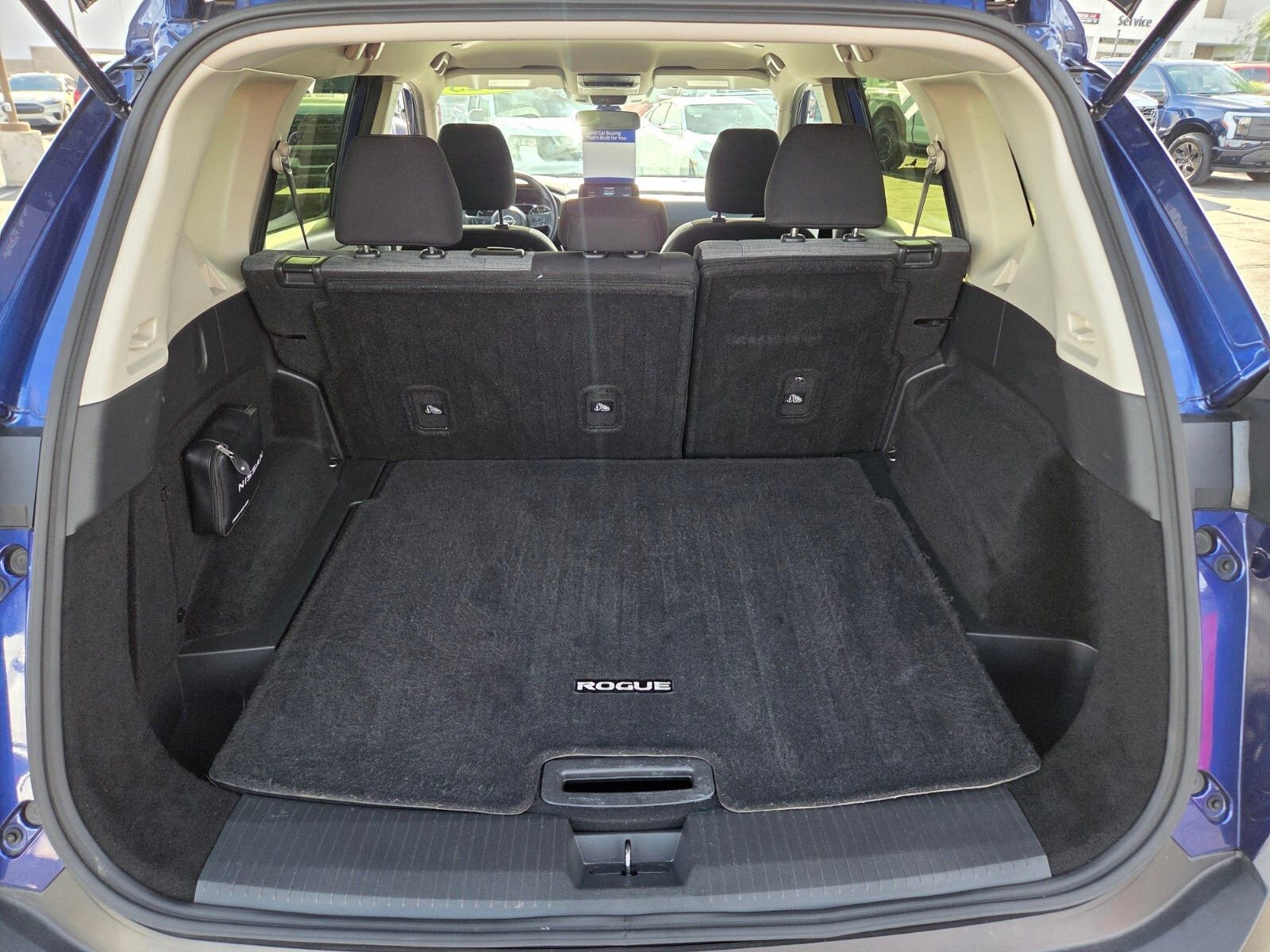 Used 2023 Nissan Rogue SV image 13