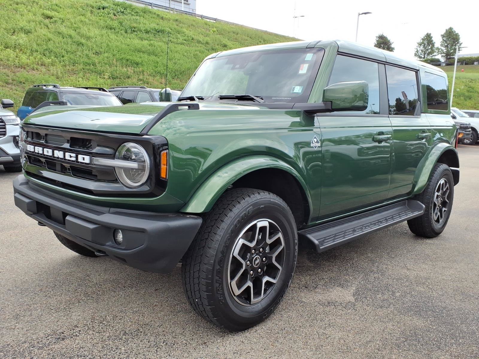 Certified 2025 Ford Bronco Outer Banks AWD/4WD image 3