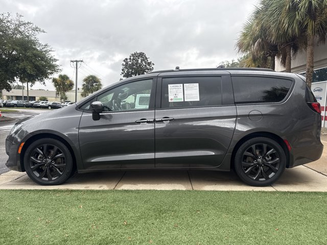 Used 2020 Chrysler Pacifica Touring-L Plus FWD image 8