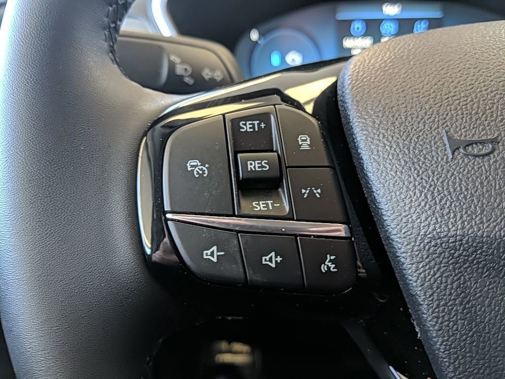 Certified 2025 Ford Escape Platinum image 16