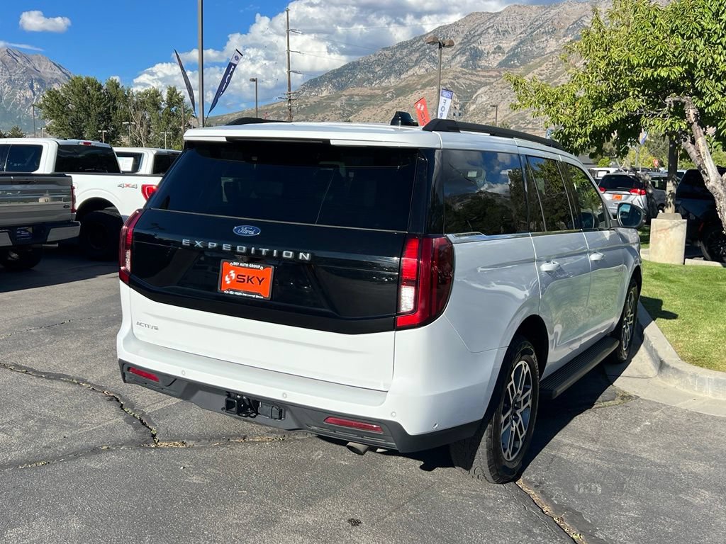 Certified 2025 Ford Expedition Active AWD/4WD image 9