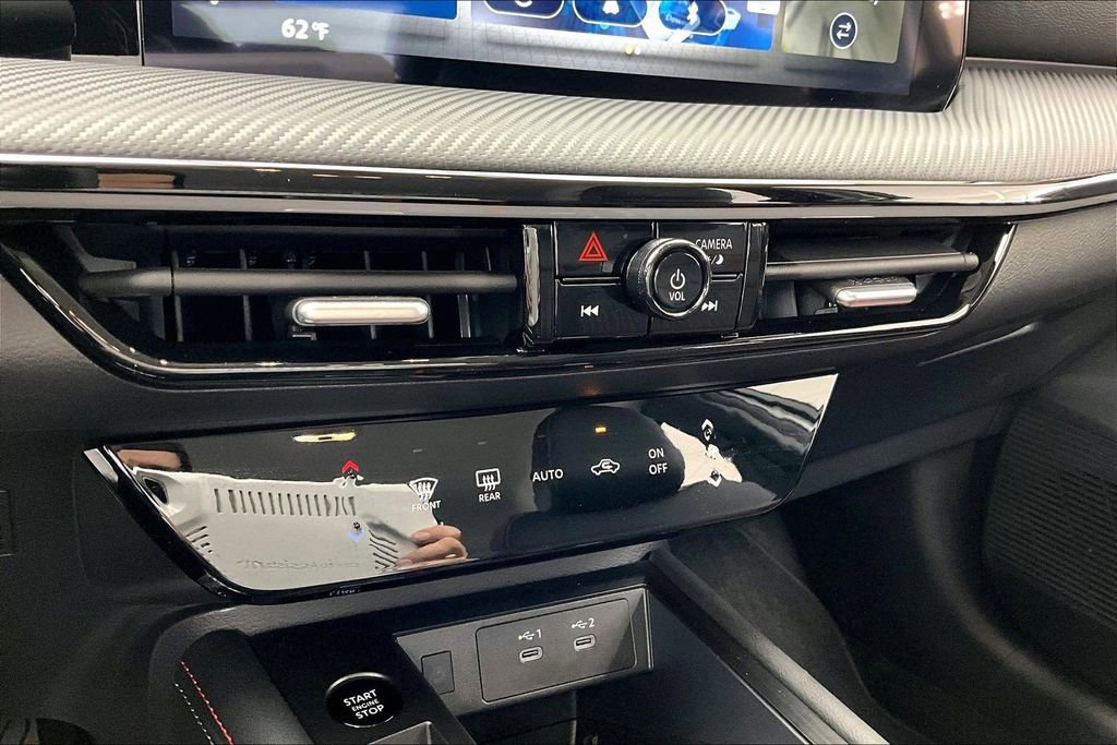 Used 2025 Nissan Kicks SR FWD image 31