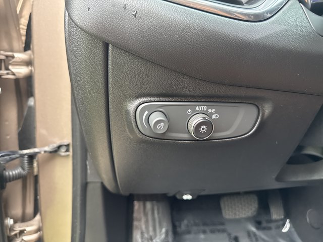 Used 2019 Chevrolet Equinox LT w/ Sun & Navigation Package FWD image 14
