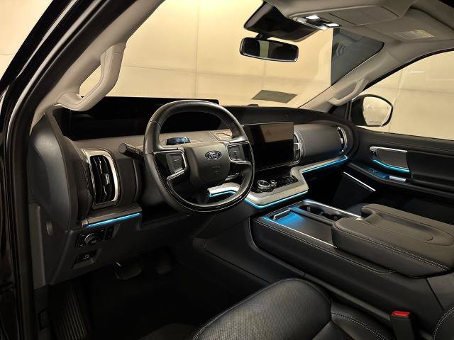 Certified 2025 Ford Expedition Platinum AWD/4WD image 6