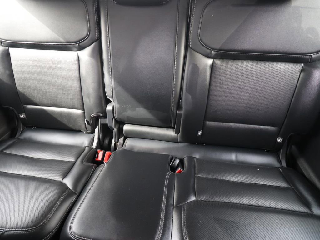 Certified 2025 Ford Expedition Max Platinum image 17