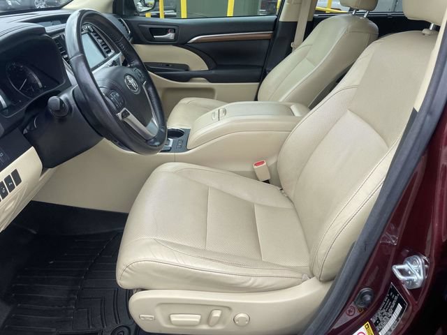 Used 2017 Toyota Highlander Limited Platinum AWD/4WD image 15