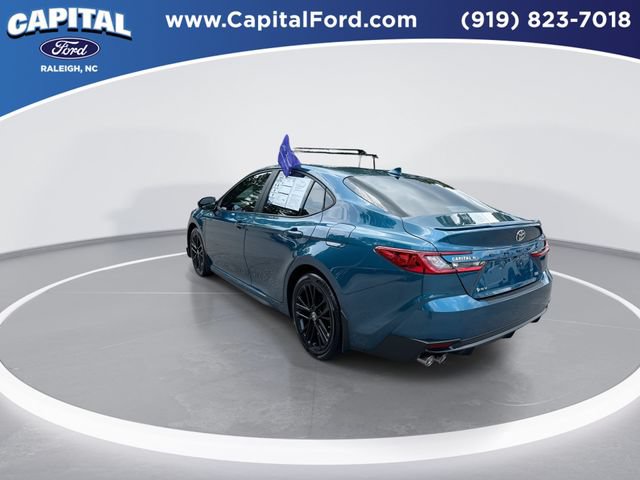 Used 2025 Toyota Camry SE FWD image 6