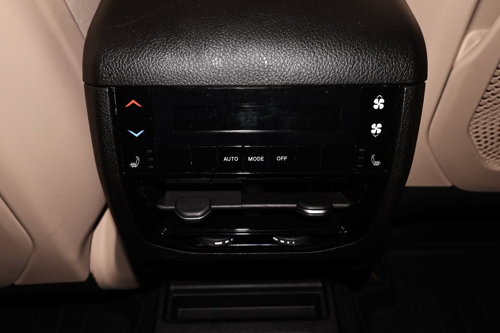 Used 2021 Jeep Grand Cherokee L Limited AWD/4WD image 18