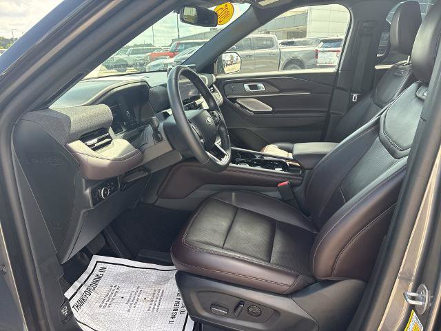 Certified 2025 Ford Explorer Platinum RWD image 10
